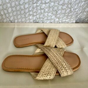 Old Navy Women's Tan Woven Sandals